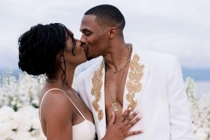 开云-威少晒与妻子结婚照:为10周年干杯!祝愿我们度过更多周年纪念日