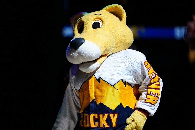 传承三十载的家族吉祥物Rocky控告掘金队非法解雇及残障歧视